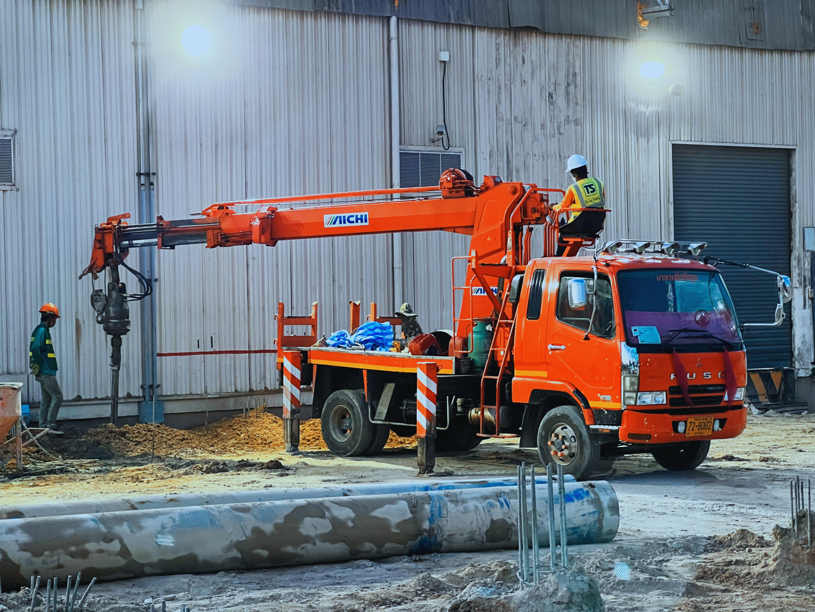 รถเจาะเสาเข็มของบริษัท ณัฐพงศ์ บอร์ไพล์